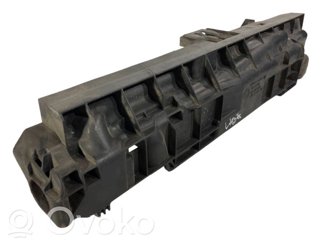 Radiatora (-u) turētājs / kronšteins