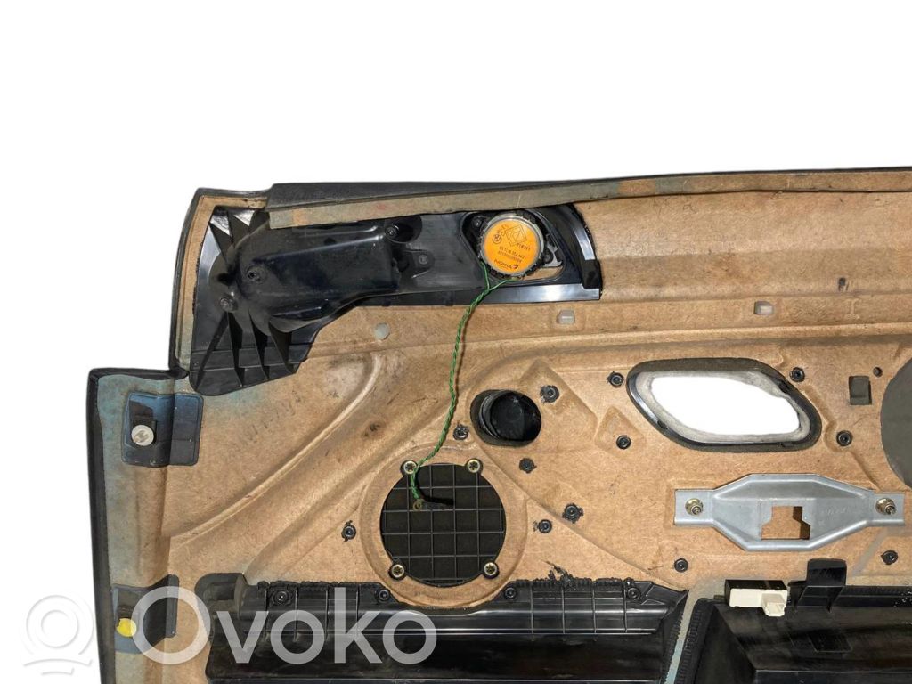 Priekšējo durvju apdare