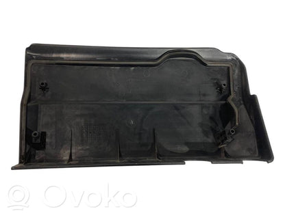 Engine cover (decorative trim)