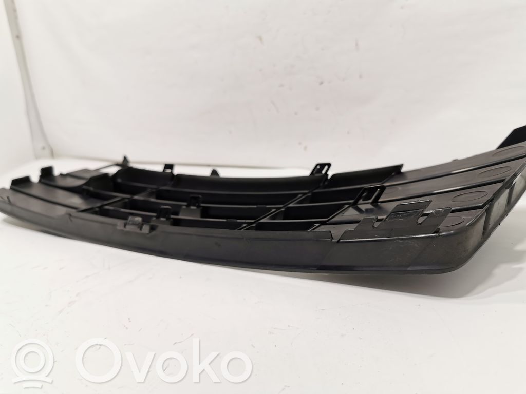 Apakšējais režģis (trīsdaļīgs)