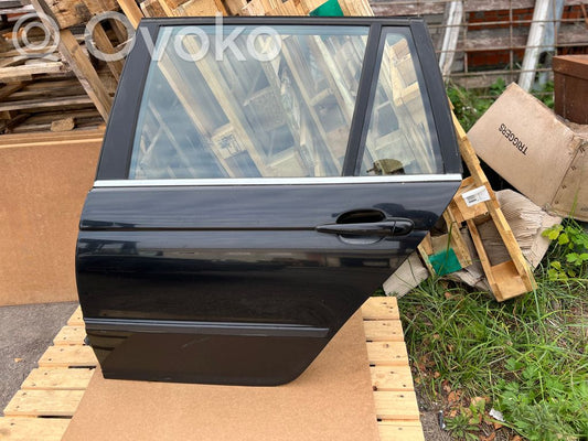 Задняя дверь