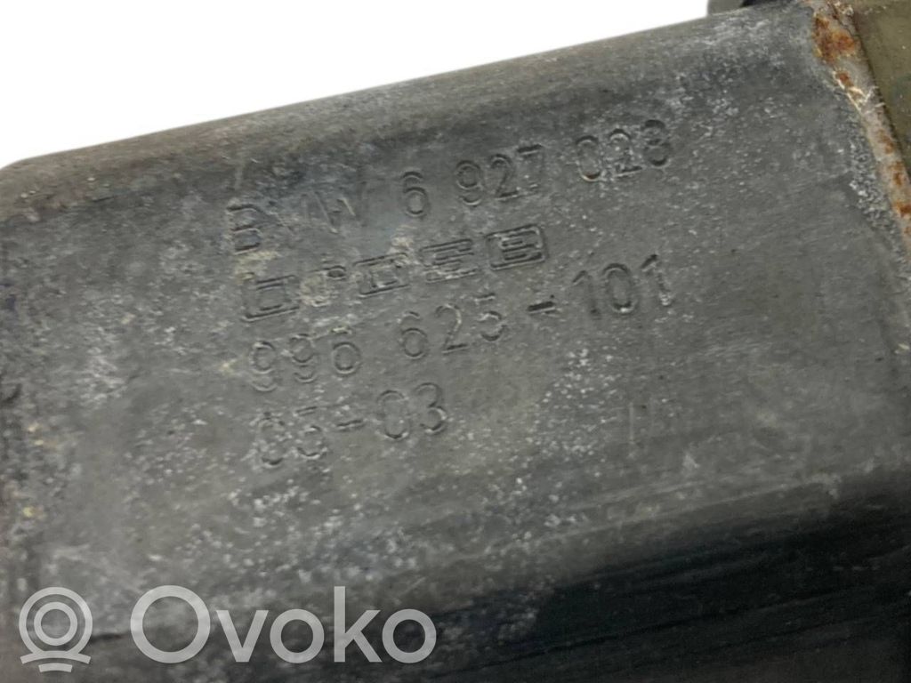 Priekšpusē elektriskā loga pacelšanas mehānisma komplekts