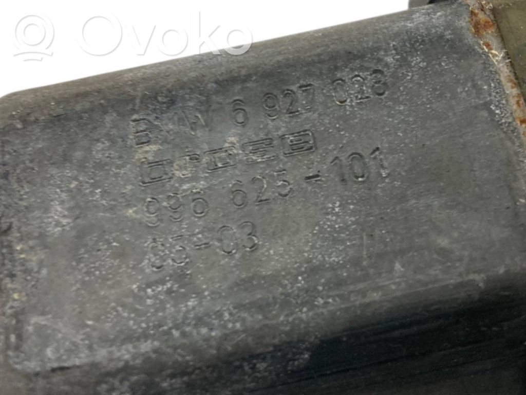 Priekšpusē elektriskā loga pacelšanas mehānisma komplekts