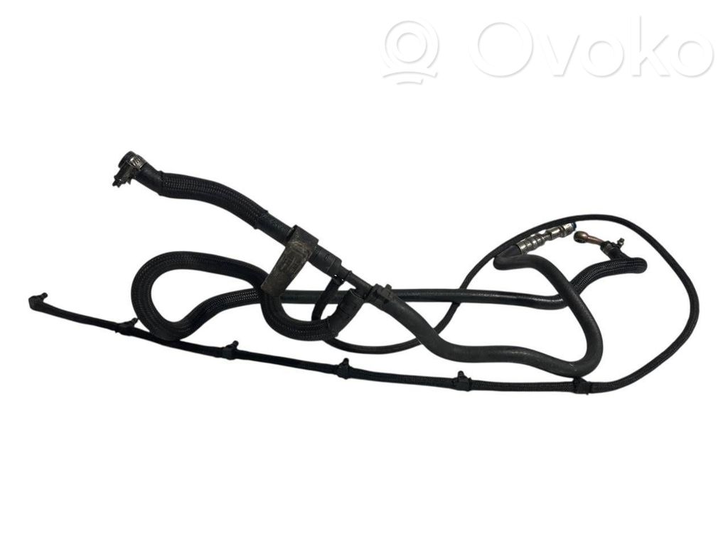 Caurule (-es) / šļūtene (-es)