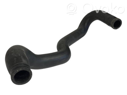 Caurulīte (-es) / šļūtene (-es)