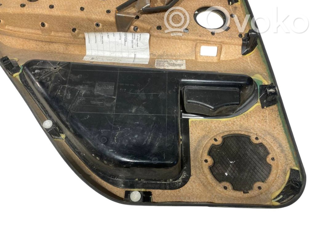 Apšuvums aizmugurējām durvīm