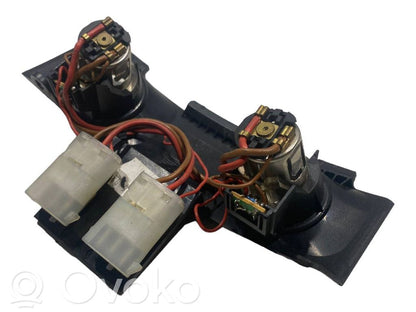 Cigarešu aizdedzināmais aizmugurē