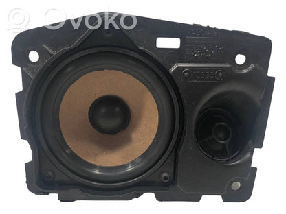 Skaļrunis (-i) pakaļējās durvīs