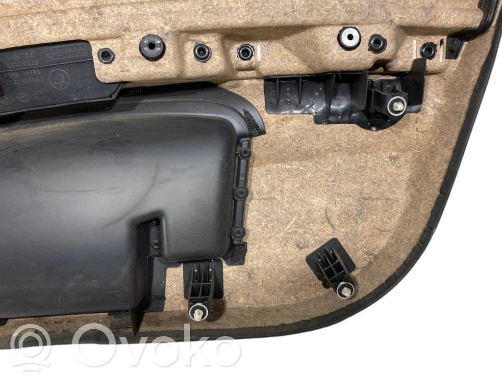 Priekšējo durvju apdare