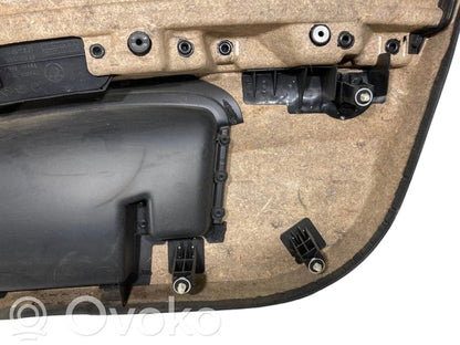 Priekšējo durvju apdare