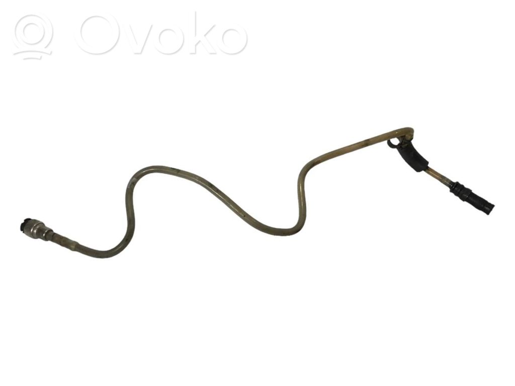 Degvielas caurulīte (-es)