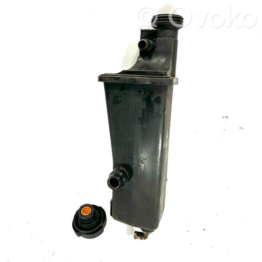 Dzesēšanas šķidruma izplešanās tvertne