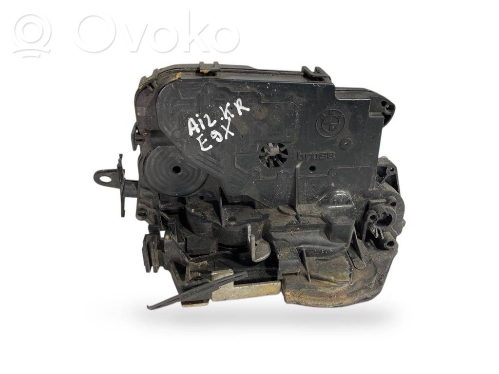 Aizmugurē slēdzene