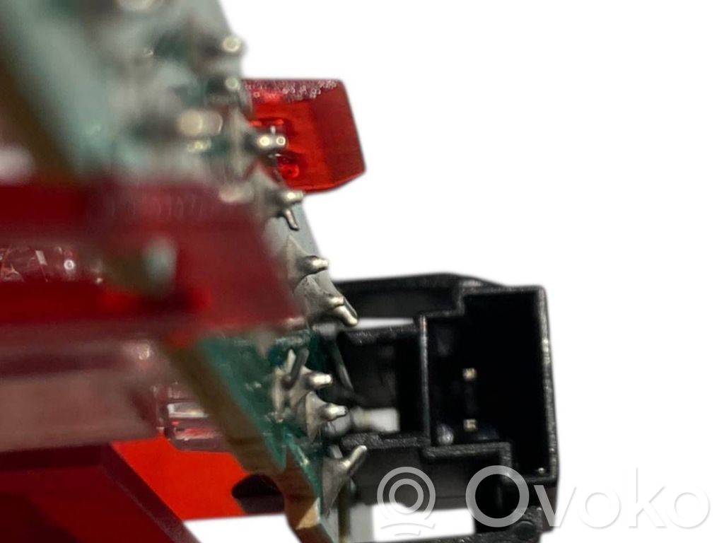 Papildu bremžu signāla lukturis