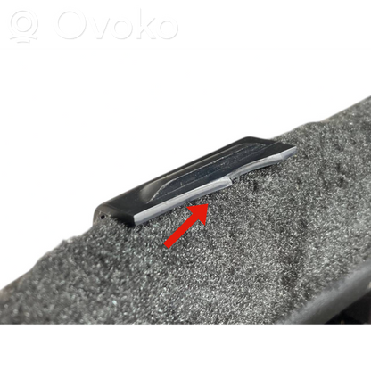 Bagāžnieka sānu apakšējās apdares panelis