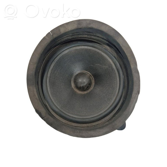 Speaker(s) in front door