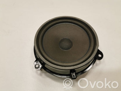 Speaker(s) in front door