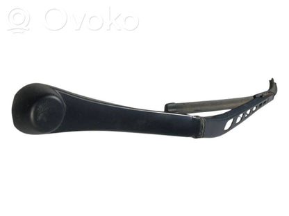 Priekšējā loga tīrītāja kājiņa