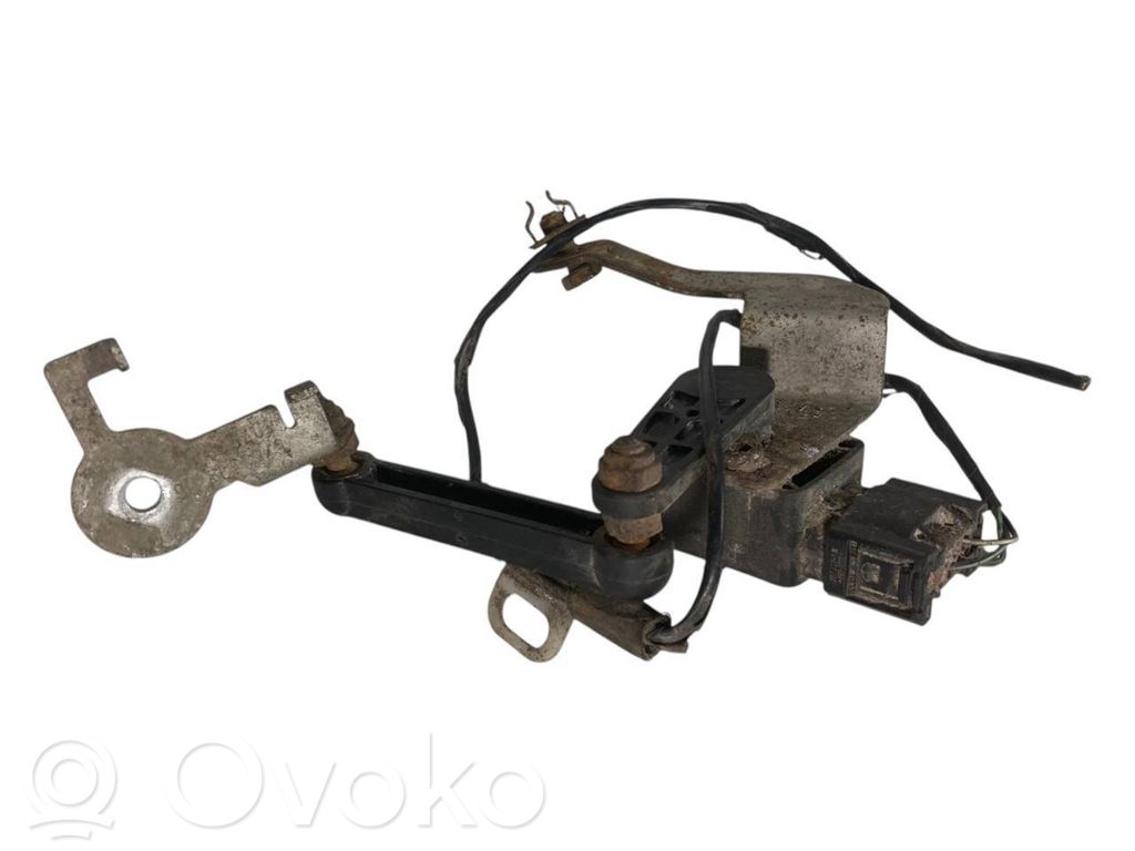 Augstuma sensors (priekšējo lukturu)