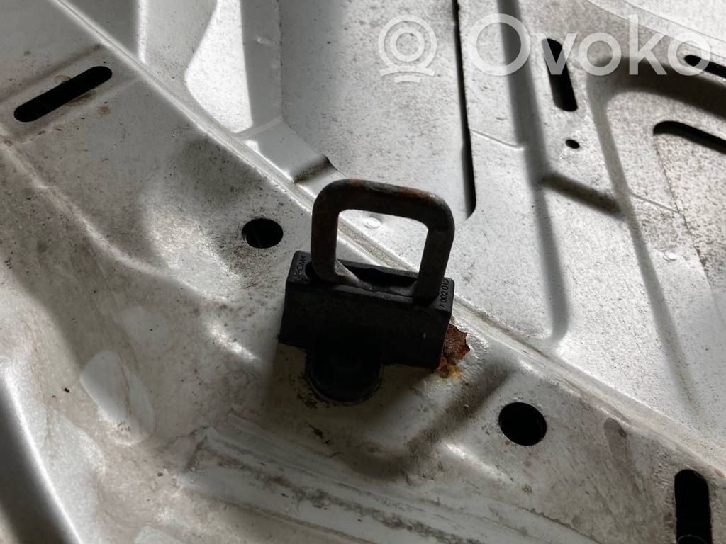 Dzinēja pārsegs (vāks)