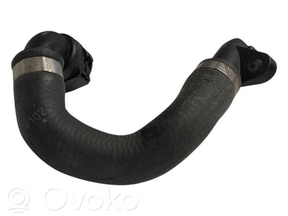 Caurulīte (-es) / šļūtene (-es)