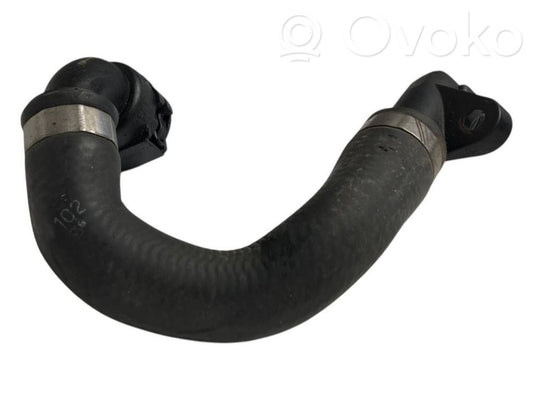 Caurulīte (-es) / šļūtene (-es)