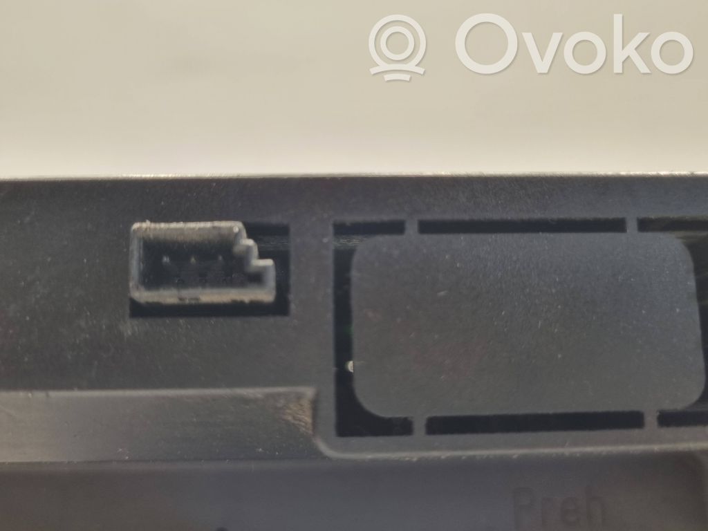 Блок управления кондиционером/климат-контролем/отоплением салона (в салоне)