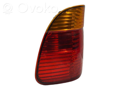 Aizmugurējais lukturis virsbūvē