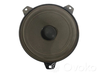 Динамик(и) в передней двери