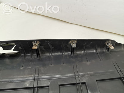 Bagāžnieka sliekšņa dekoratīvā apdare