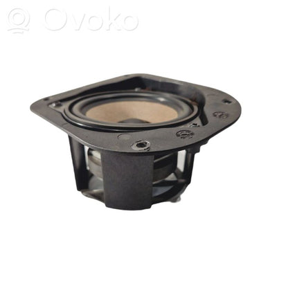 Speaker(s) in the rear window