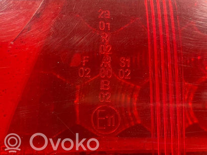 Aizmugurējais lukturis virsbūvē