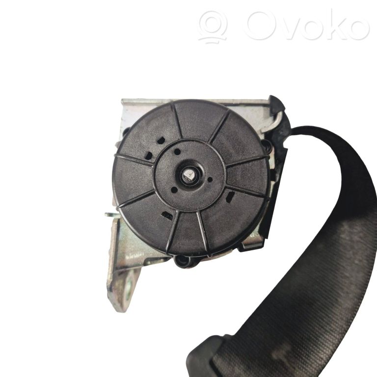 Задний ремень безопасности