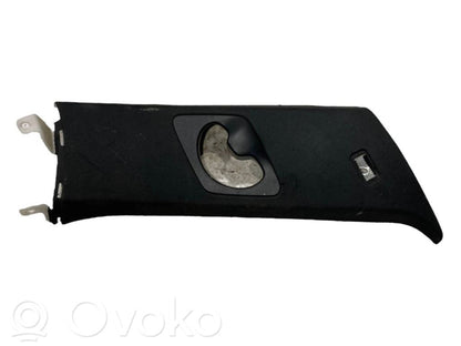 (C) statņa dekoratīvā apdare