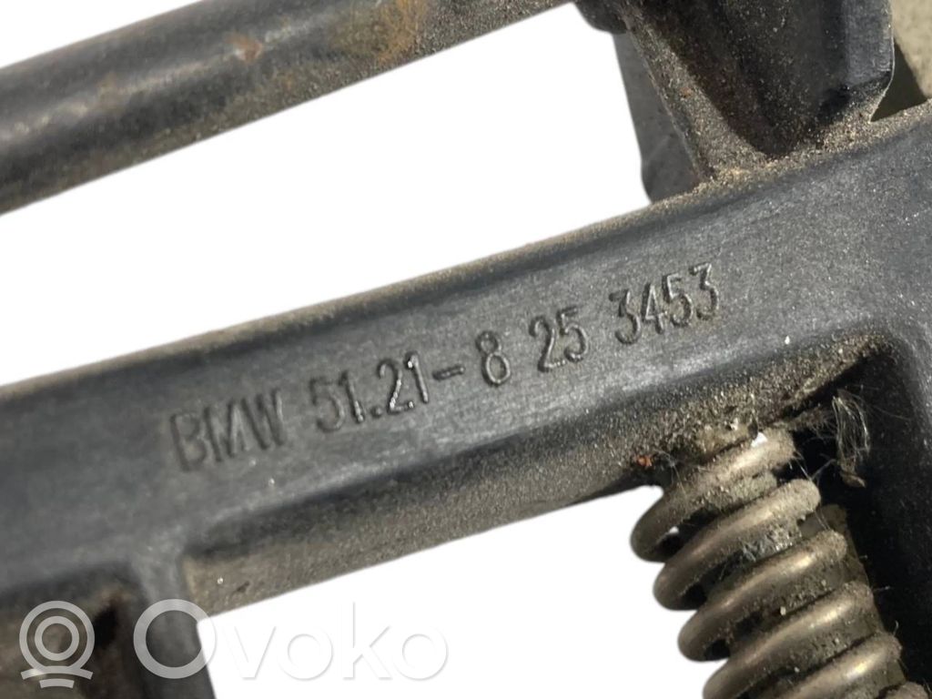 Holder/bracket for external opening handle at the front