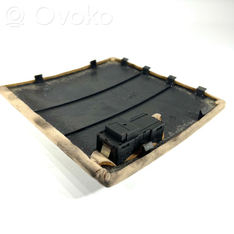 Cita veida salona detaļa