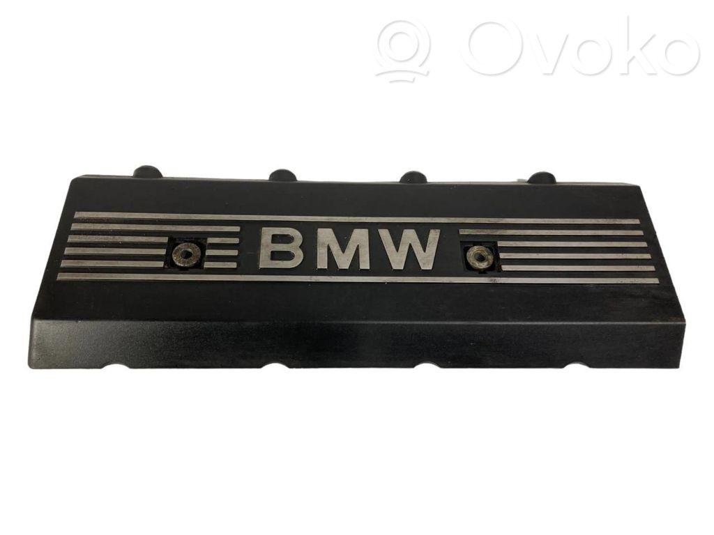 Engine cover (decorative trim)