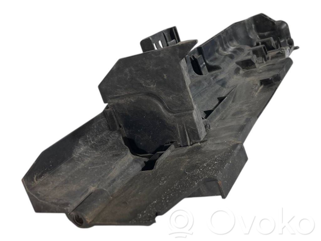 Radiatora (-u) turētājs / kronšteins