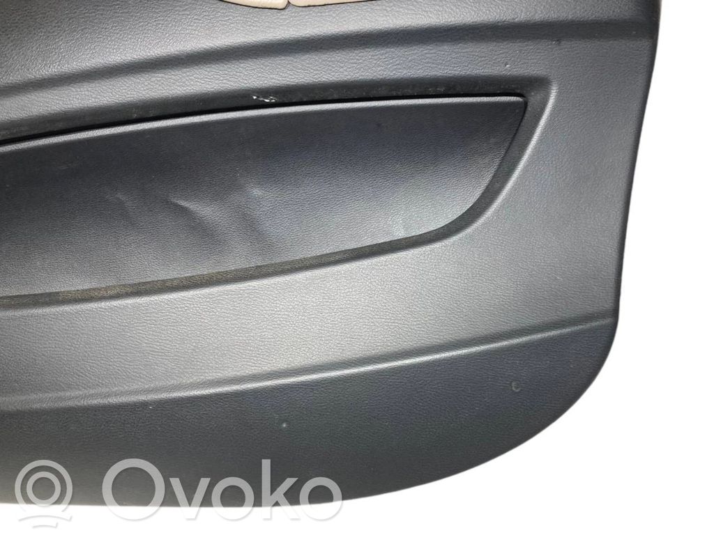 Priekšējo durvju apdare