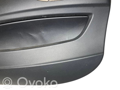 Priekšējo durvju apdare