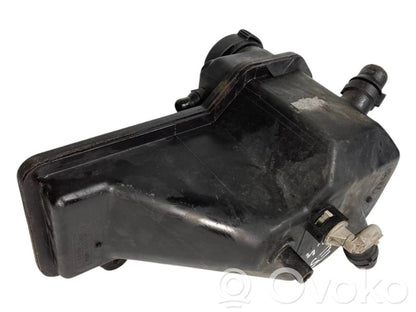 Dzesēšanas šķidruma izplešanās tvertne