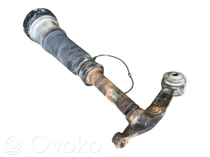 Priekšpusē gaisa amortizators ( pneimatiskā balstiekārta)