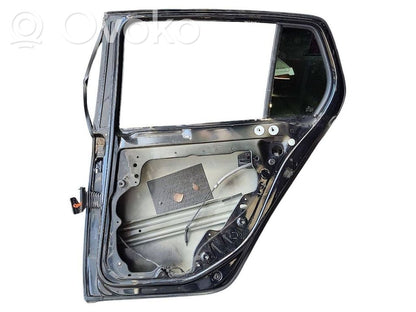 Aizmugurējās durvis