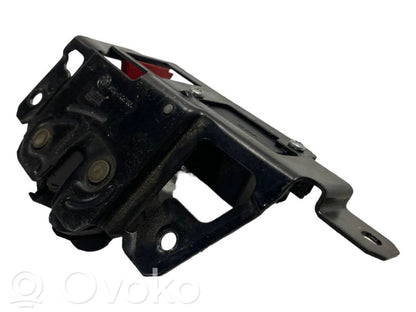 Aizmugurējā pārsega slēdzene