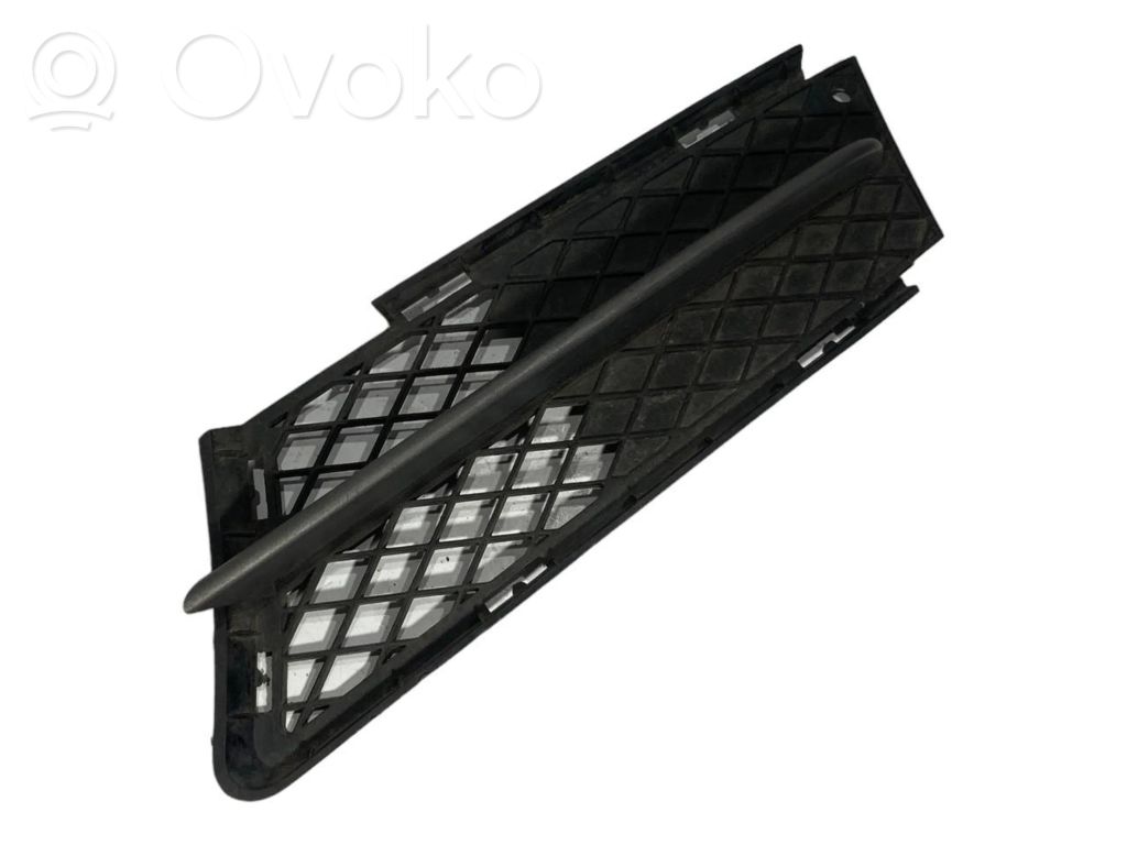 Lower grille (three-piece)