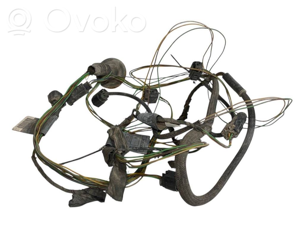 Parkošanas (PDC) sensoru vadu instalācija