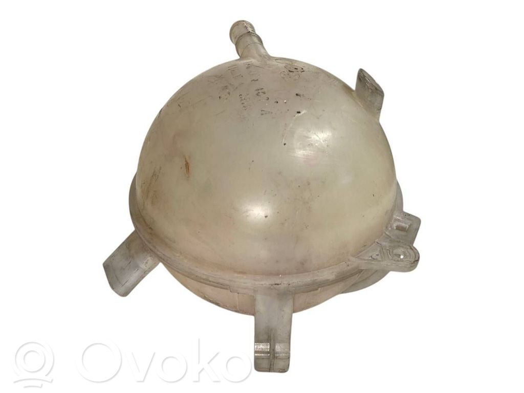 Dzesēšanas šķidruma izplešanās tvertne