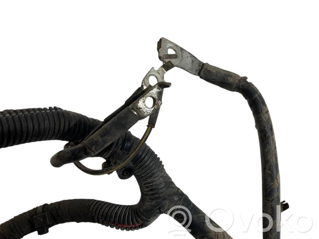 Dzinēja vadu instalācija