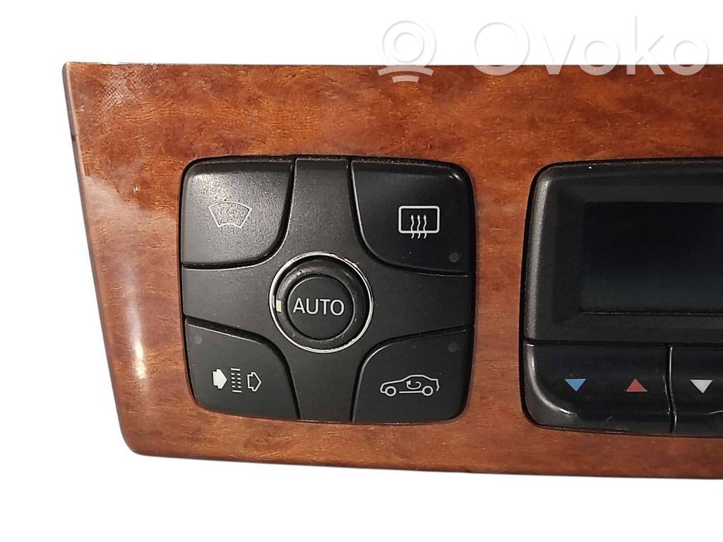 Gaisa kondicioniera / klimata kontroles / salona apsildes vadības bloks (salonā)