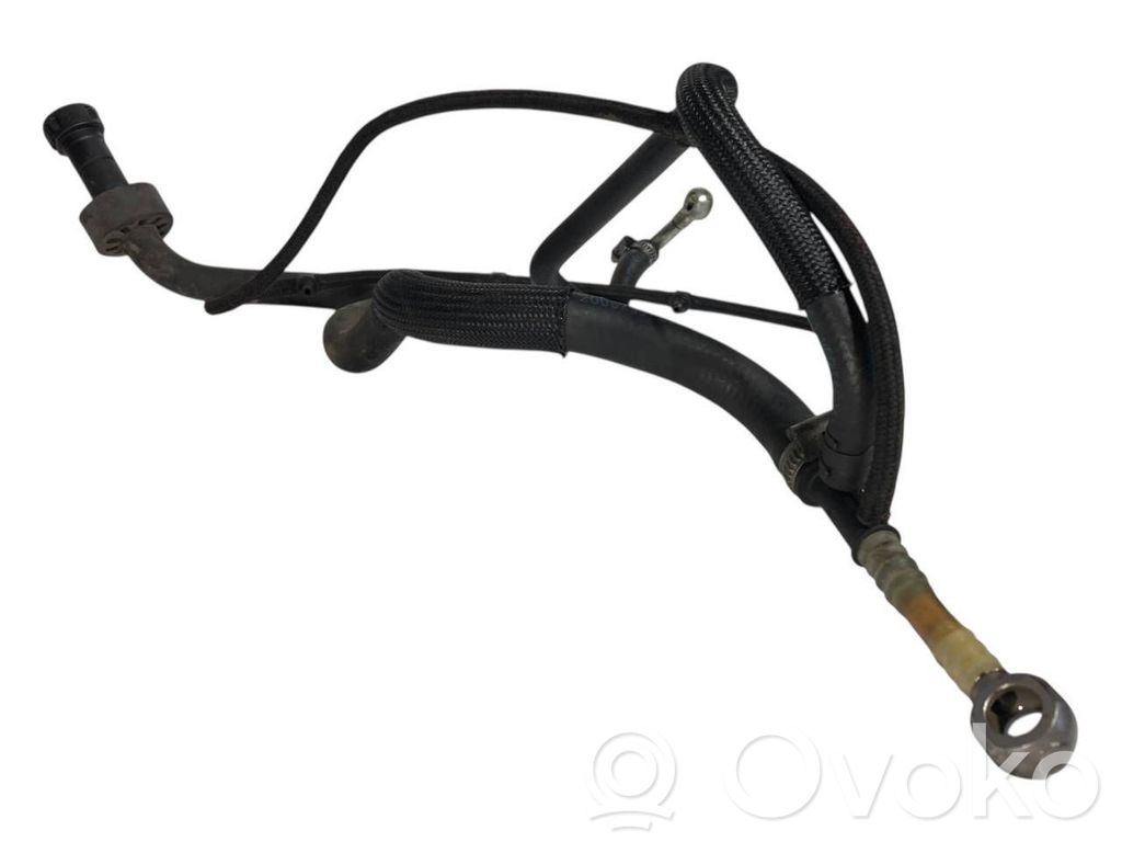 Caurule (-es) / šļūtene (-es)